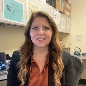 Meet your Posher, Nina